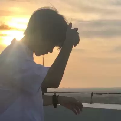 于希月